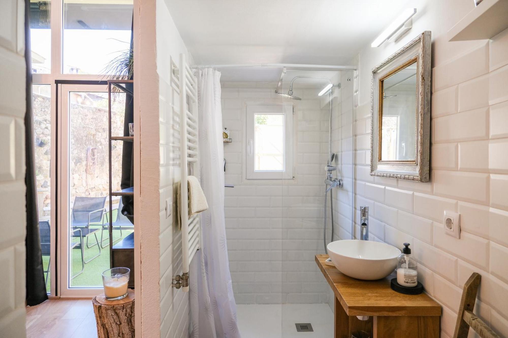 Cal Capo Alojamiento Con Jacuzzi Apartment Besalu Exterior photo