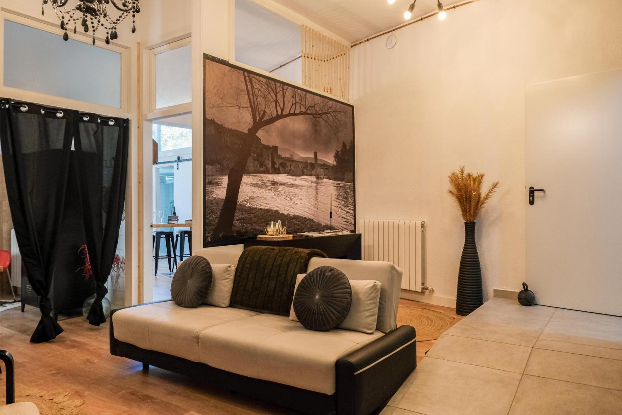 Cal Capo Alojamiento Con Jacuzzi Apartment Besalu Exterior photo